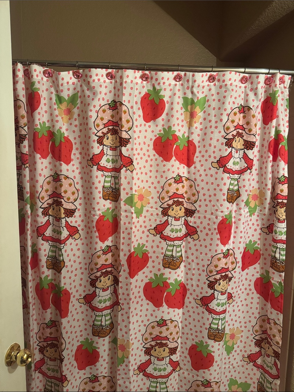 Strawberry-Themed Pink Shower Curtain - Playful Strawberry Print